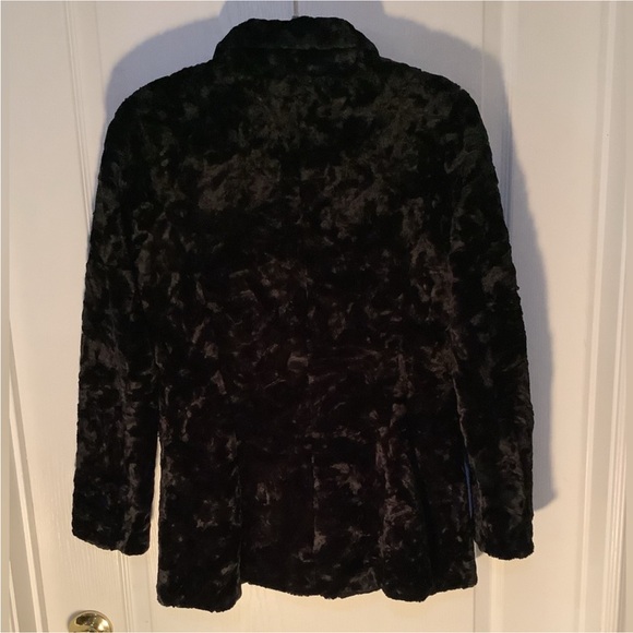 Unique Int’l faux fur/crushed velvet texture coat - Picture 2 of 10